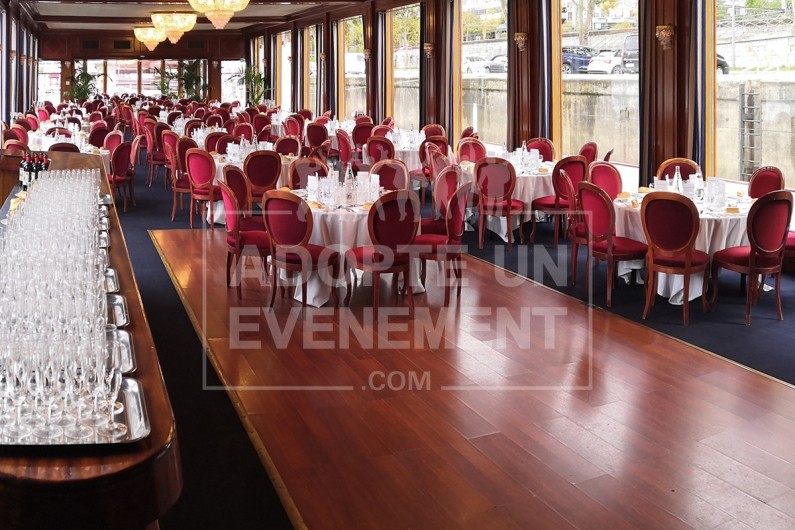 BATEAU DINER CROISIERE SOIREE ENTREPRISE BATEAU PRIVATIF | adopte-un-evenement