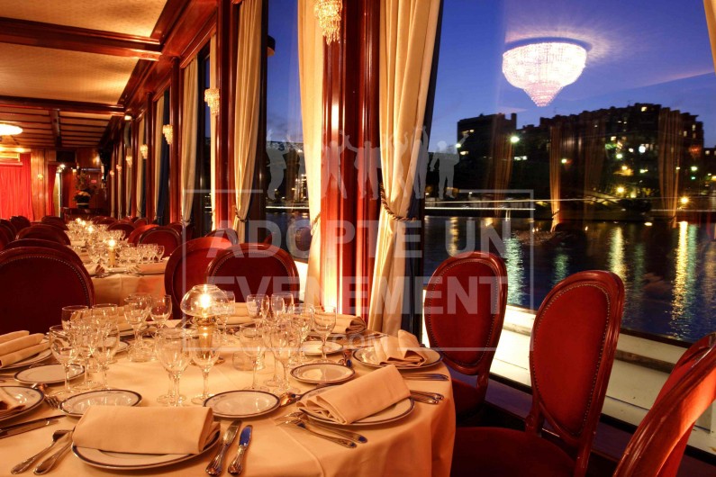 BATEAU DINER CROISIERE SOIREE ENTREPRISE BATEAU PRIVATIF | adopte-un-evenement