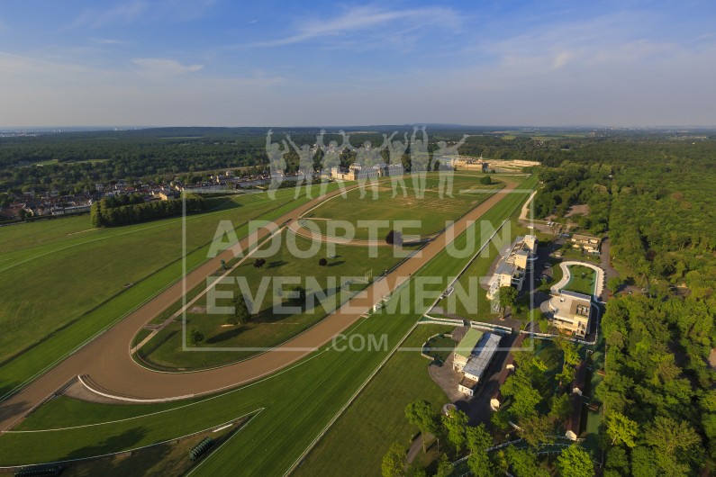 HIPPODROME CHANTILLY REUNION EVENMENT LANCEMENT CONVENTION CONFERENCE PRESENTATION DE PRODUIT COURSE DE CHEVAUX | adopte-un-evenement