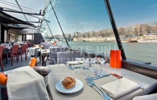 BATEAU PARIS TOUR EIFFEL CROISIRE DINER CROISIERE | adopte-un-evenement